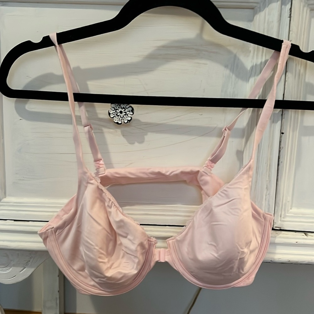 Pink Victorias Secret Body by Victoria Unlined perfect coverage 36B